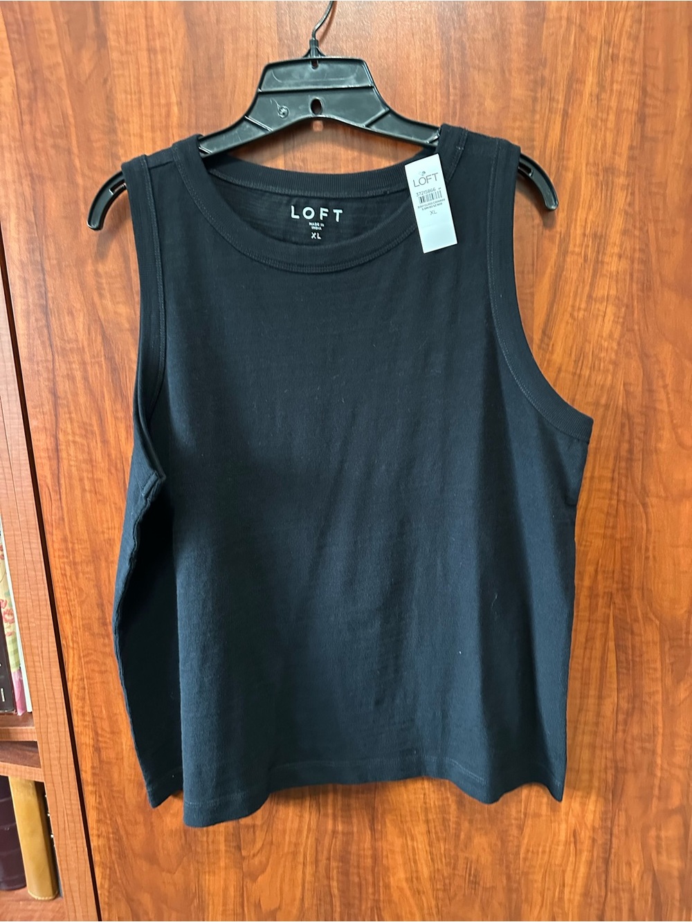 LOFT Black Crewneck Sleeveless Tank - Women